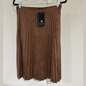 NWT Bagatelle pleated brown skirt size L